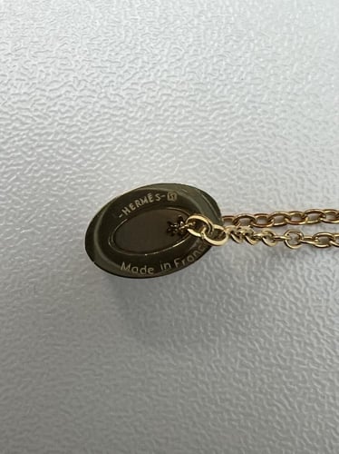 سلسال HERMES معدن ذهبي