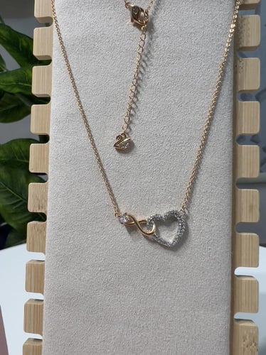 سلسال سوارفيسكي فضي كريستالة