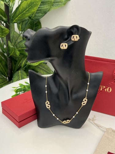 سلسال مع حلق VALENTINO لؤلؤ