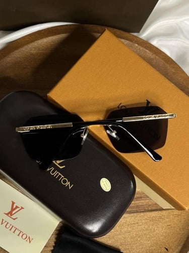 نظارة LOUIS VUITTON