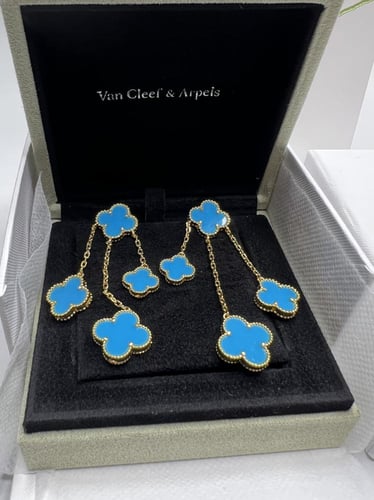 حلق Van cleef الأكثر طلباً