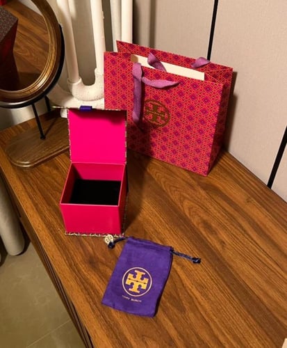 إسوارة TORY BURCH مقاس 14 سم معدن ذهبي