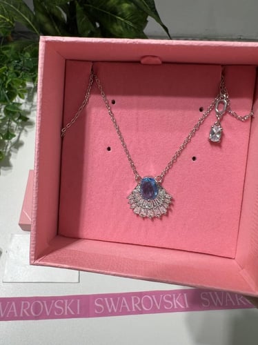 سلسال سوارفيسكي فضي كريستالة