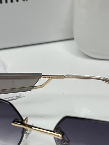 نظارة - MIU MIU