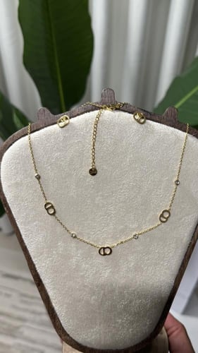سلسال + حلق Dior معدن ذهبي