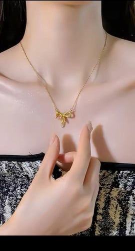 سلسال باندورا PANDORA ذهبي - وردي مع كرستال