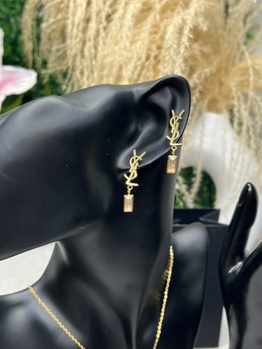 طقم سان لوران ذهبي