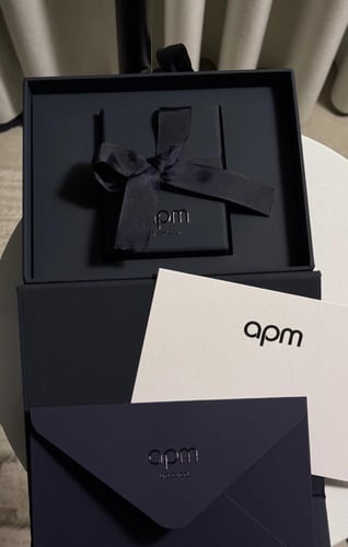 إسوارة apm فضي نجوم