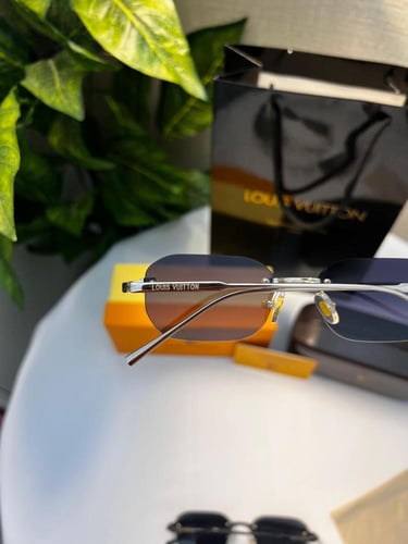 نظارة LOUIS VUITTON - ملون