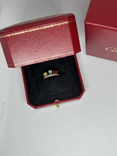 خاتم carter الذهبي