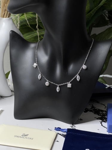 سلسال سوارفيسكي فضي كريستالة لؤلؤي