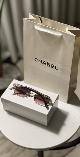 نظارة CHANEL عدسة وردي مدرج
