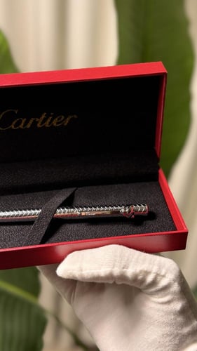 قلم حبر من مجموعة سانتوس دو كارتيه