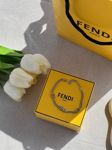 طقم FENDI معدن فضي
