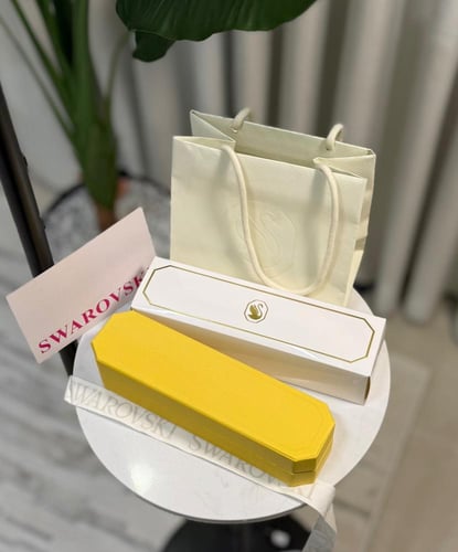 اسوارة سوارفيسكي فضي كرستالة زرقاء