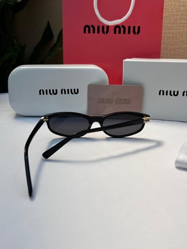 نظارة miu miu إطار أسود - عدسة أسود