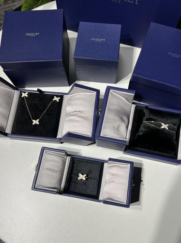 طقم شوميه أبيض