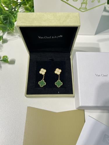 حلق Van cleef أخظر