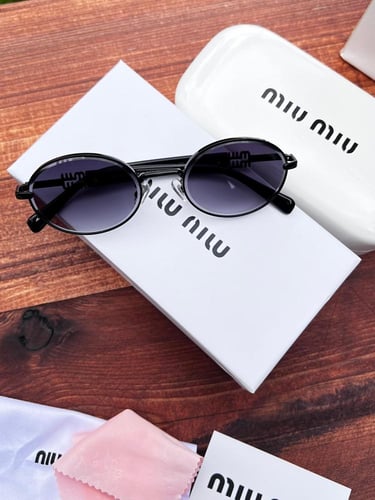 نظارة miu miu-أطار اسود - عدسة اسود مدرج