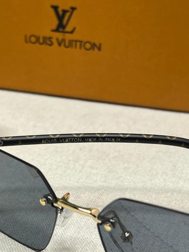 نظارة LOUIS VUITTON