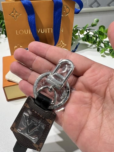 ميدالية مفاتيح لويس فيتون