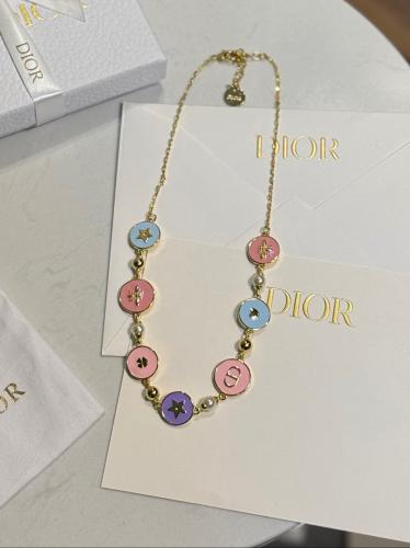 طقم Dior ملون ( سلسال - اسوارة )