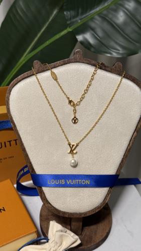 سلسال LOUIS VUITTON ذهبي