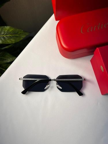 نظارة Cartier - إطار فضي- عدسه اسود