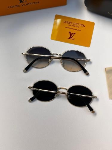 نظارة LOUIS VUITTON - ملون
