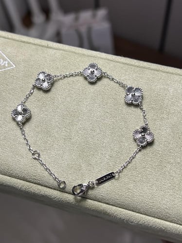 إسوارة Van cleef فضي - صغير