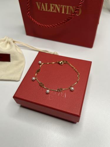 اسوارة ذهبيVALENTINO