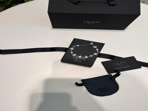 إسوارة apm فضي نجوم