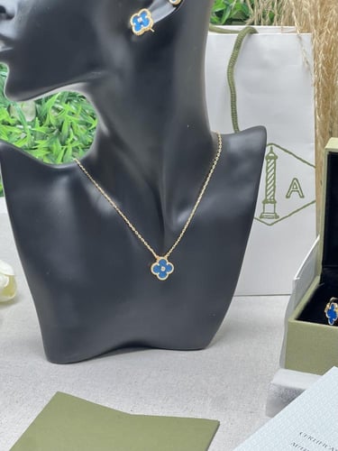 طقم van cleef ذهبي