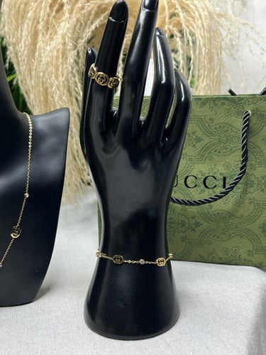طقم GUCCI ذهبي