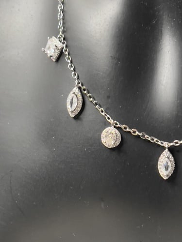 سلسال سوارفيسكي فضي كريستالة لؤلؤي