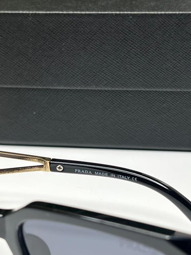 نظارة PRADA المشهورة معدن ذهبي