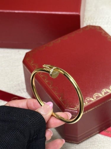 إسوارة carter المسمار الماسية - الذهبي