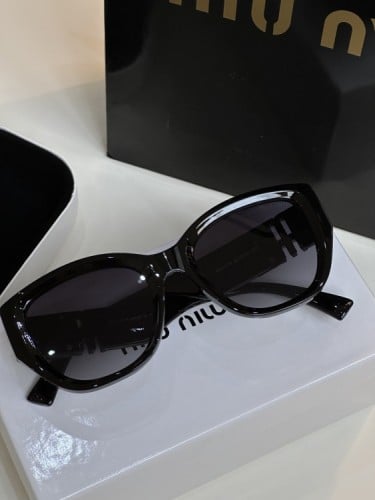 نظارة MIU MIU