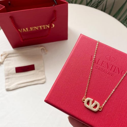سلسال ذهبيVALENTINO