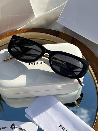 نظارة PRADA المشهورة أطار ذهبي