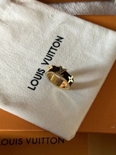خاتم LOUIS VUITTON ذهبي