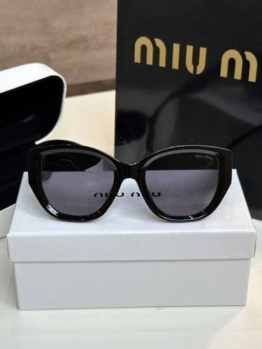 نظارة MIU MIU