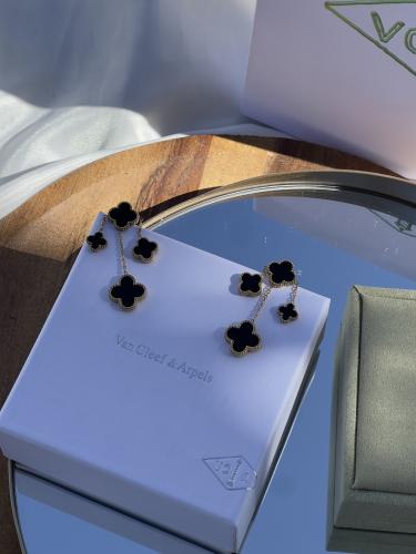 حلق Van cleef الأكثر طلباً_ اسود