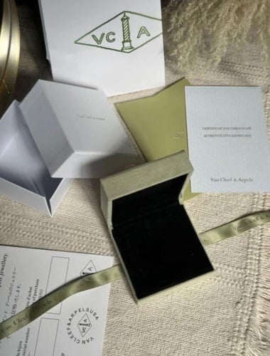 سلسال فينتاج ألامبرا من van cleef