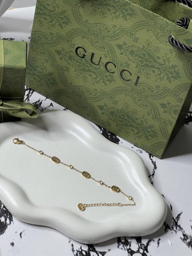 اسوارة GUCCI ذهبي