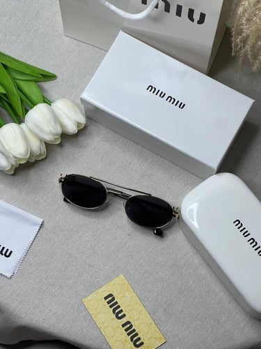 نظارة - MIU MIU اطار ذهبي عدسة أسود