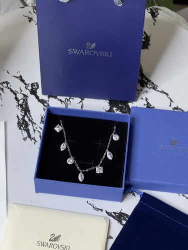 سلسال سوارفيسكي فضي كريستالة لؤلؤي