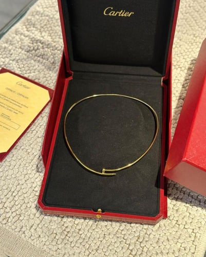 عقد جوست آن كلو carter - ذهبي