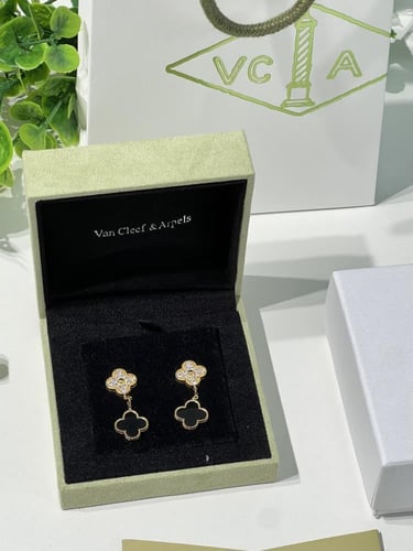 حلق Van cleef أسود