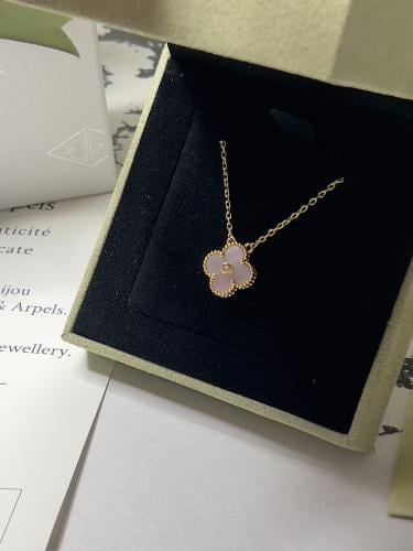 سلسال Van cleef المميز ذهبي -مموج